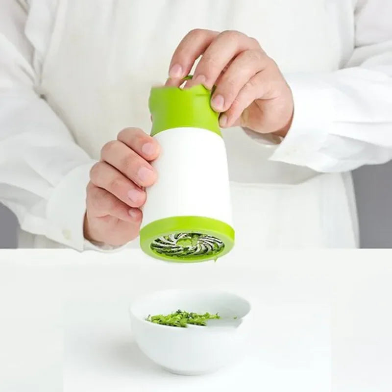 Meet your new kitchen Must Have: Danoz Kitchen DicerMagic Manual Herb Grinder! This spice mill effortlessly shreds parsley, minces coriander