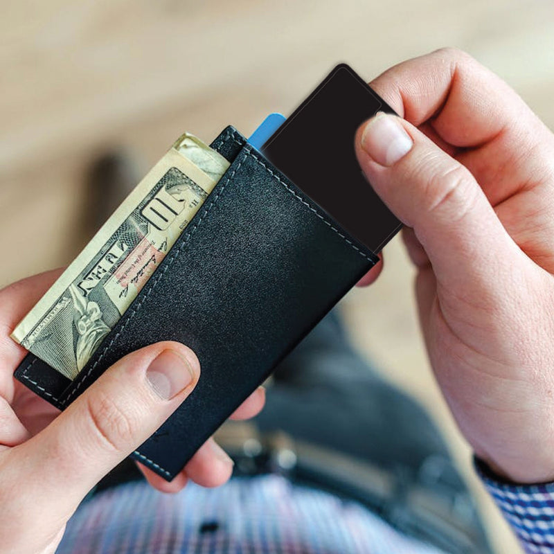 Danoz Smart - Laser Smart Card tracking with Apple Find My & Wireless Charging