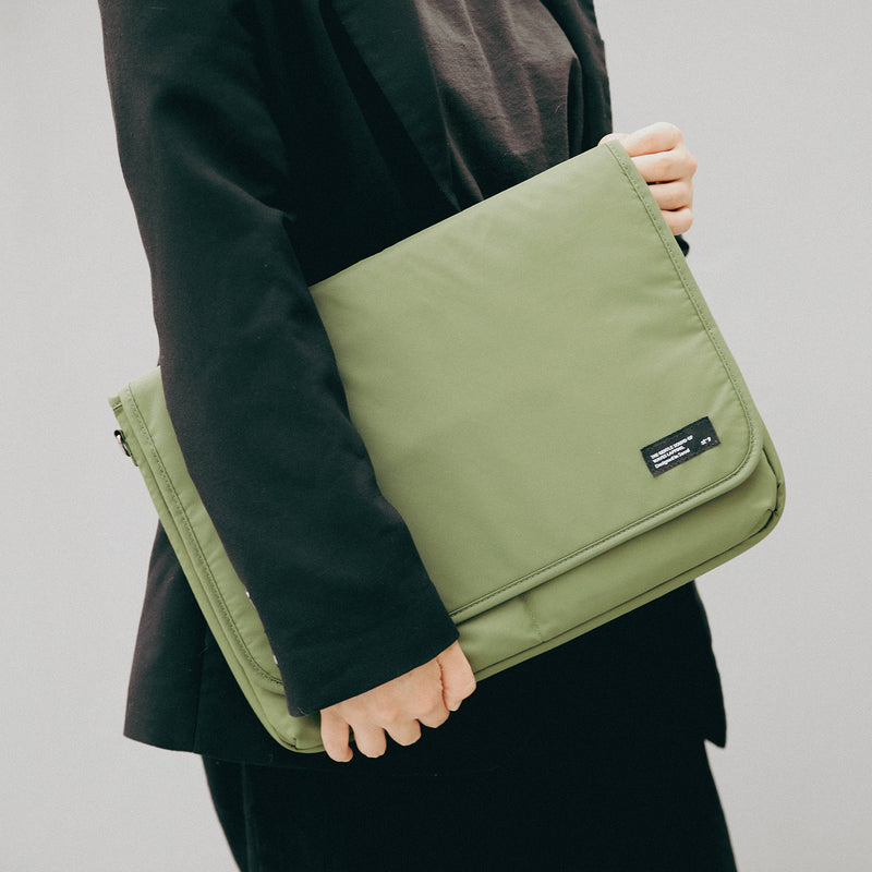 Danoz Direct - 15.6/16 inch Laptop Sleeve Padded Shoulder Bag Travel Carry Case LATO KHAKI