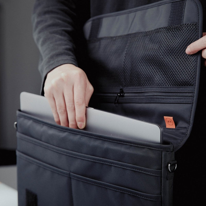 Danoz Direct - 15.6/16 inch Laptop Sleeve Padded Shoulder Bag Travel Carry Case LATO BLACK - danozdirect